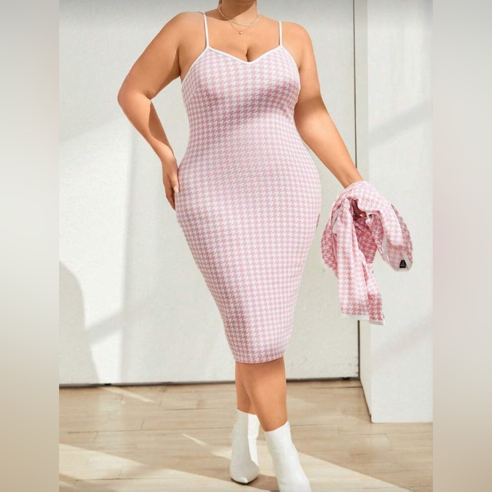 Pre-Loved Pink Houndstooth T-Strap Dress & Cropped Jacket- - Picture 2 of 5